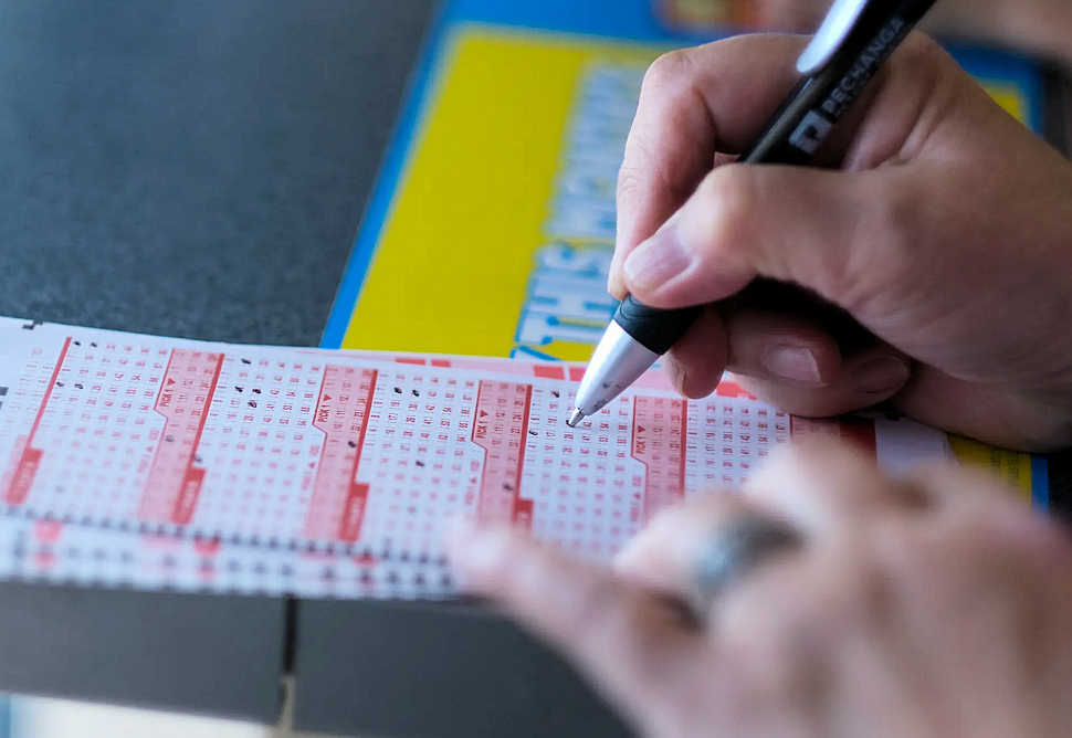Lotto in Campania: Vincite Oltre i 52.000 Euro, Giugliano Celebra la Fortuna